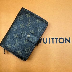 Louis Vuitton Monogram Canvas Porte-Papier Zip